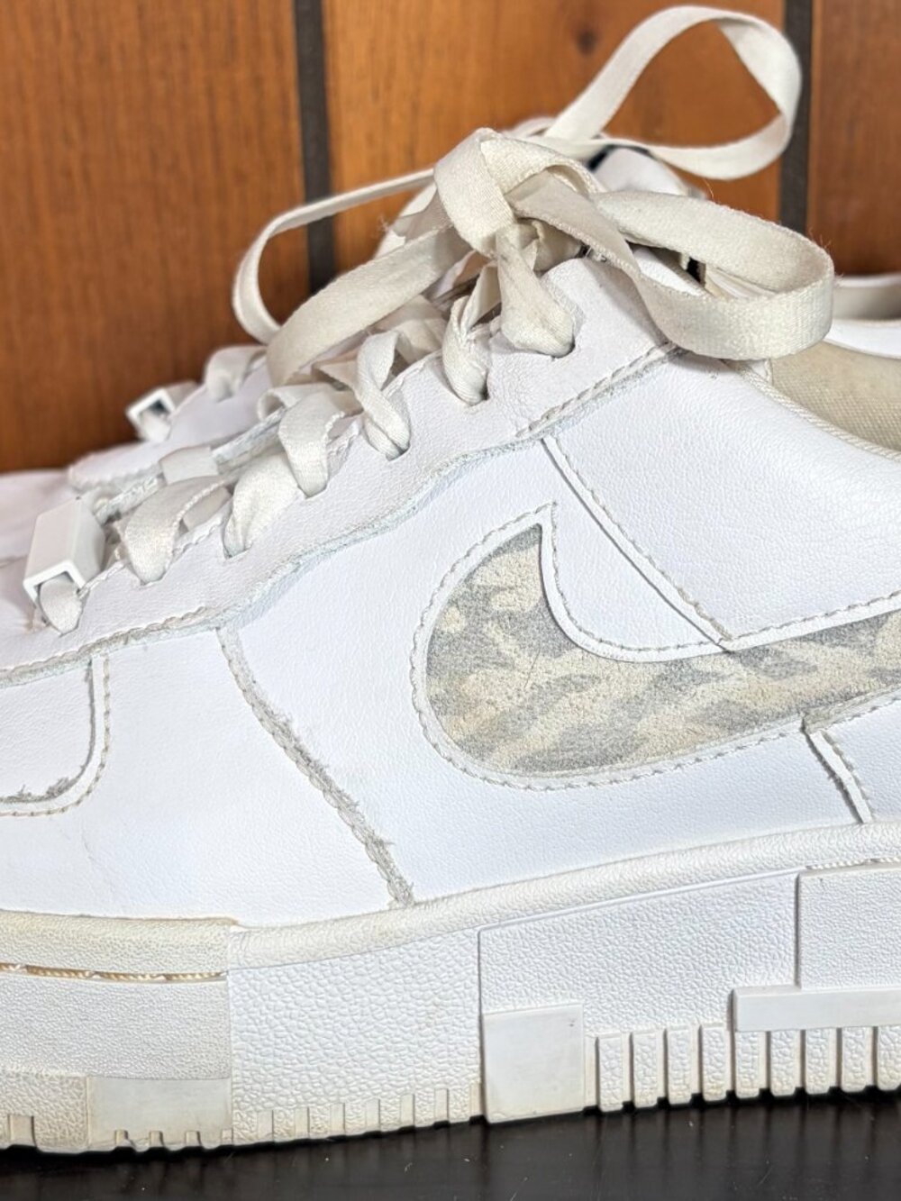 Size 8.5 - Nike Air Force 1 Low Pixel SE White Zebra Womens Sneakers GUC - Picture 2 of 10